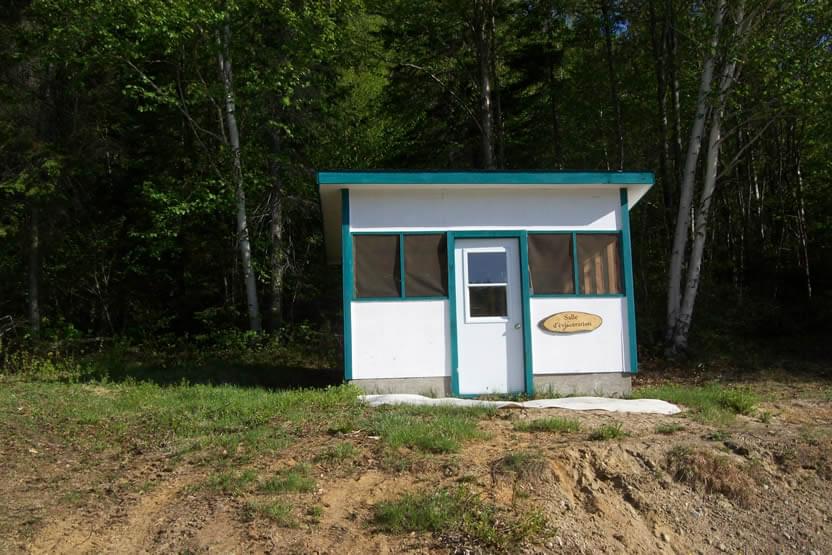 Salle d'éviscération de la pourvoirie